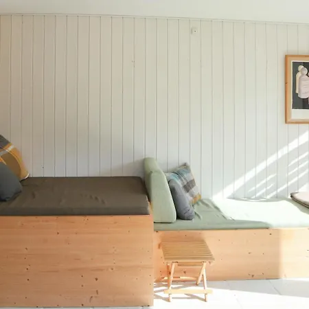 Summer House Charm Near Harbolle Havn